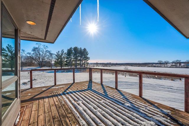 W2140 Behnke Road, Brooklyn, WI 53521