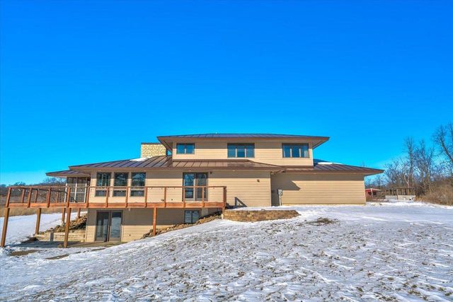 W2140 Behnke Road, Brooklyn, WI 53521