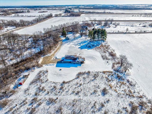 W2140 Behnke Road, Brooklyn, WI 53521