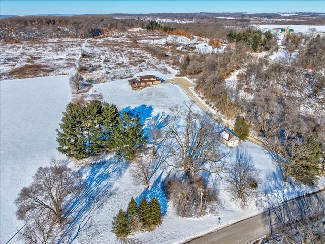 W2140 Behnke Road, Brooklyn, WI 53521