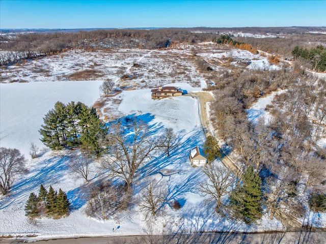 W2140 Behnke Road, Brooklyn, WI 53521
