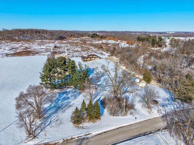 W2140 Behnke Road, Brooklyn, WI 53521