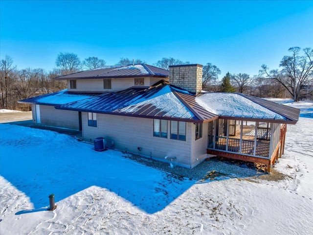 W2140 Behnke Road, Brooklyn, WI 53521