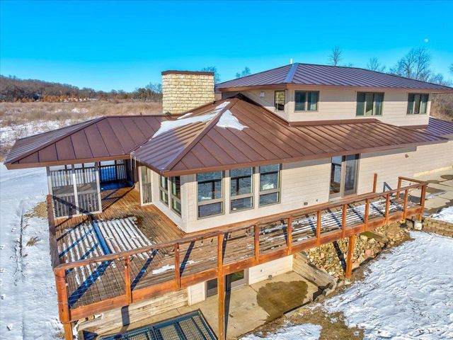 W2140 Behnke Road, Brooklyn, WI 53521