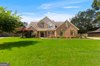 102 White Columns Drive, Kathleen, GA 31047