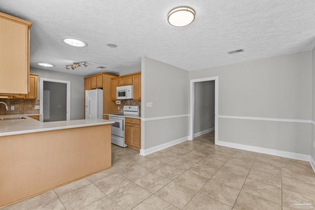 2966 Duke Dr, Gulf Breeze, FL 32563