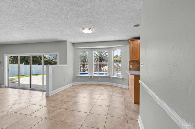 2966 Duke Dr, Gulf Breeze, FL 32563