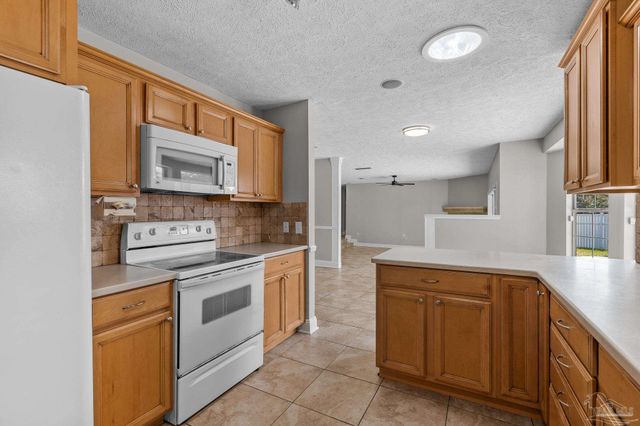 2966 Duke Dr, Gulf Breeze, FL 32563