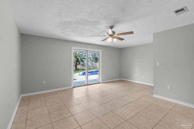 2966 Duke Dr, Gulf Breeze, FL 32563