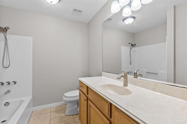 2966 Duke Dr, Gulf Breeze, FL 32563