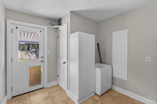 2966 Duke Dr, Gulf Breeze, FL 32563