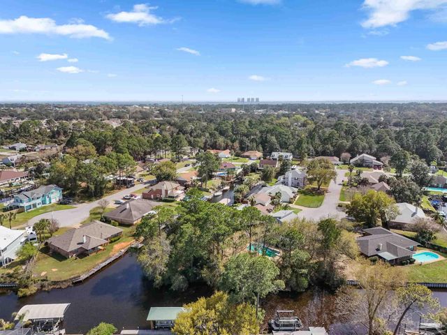 2966 Duke Dr, Gulf Breeze, FL 32563