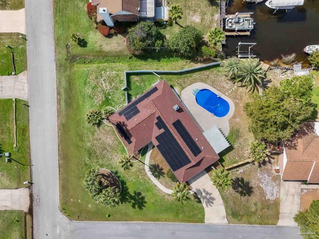 2966 Duke Dr, Gulf Breeze, FL 32563