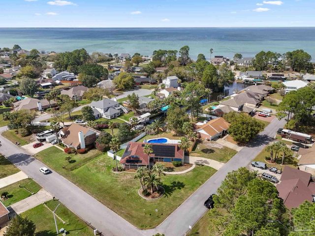 2966 Duke Dr, Gulf Breeze, FL 32563