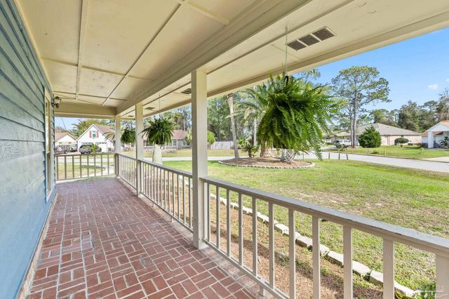 2966 Duke Dr, Gulf Breeze, FL 32563