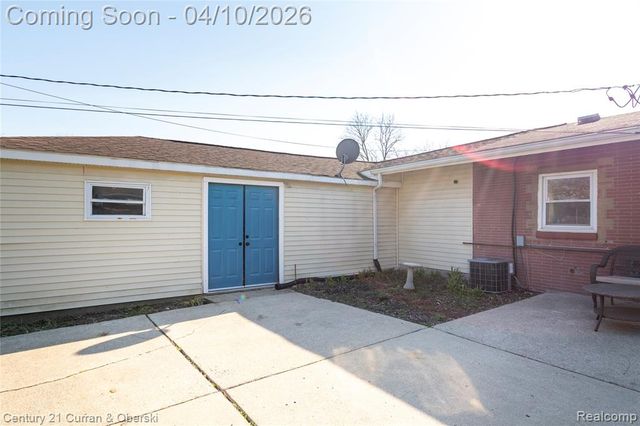 4145 Parker Street, Dearborn Heights, MI 48125