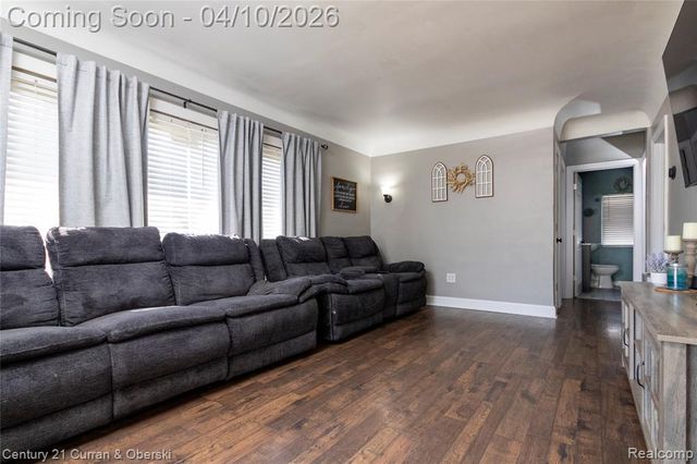 4145 Parker Street, Dearborn Heights, MI 48125