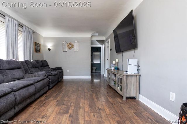 4145 Parker Street, Dearborn Heights, MI 48125