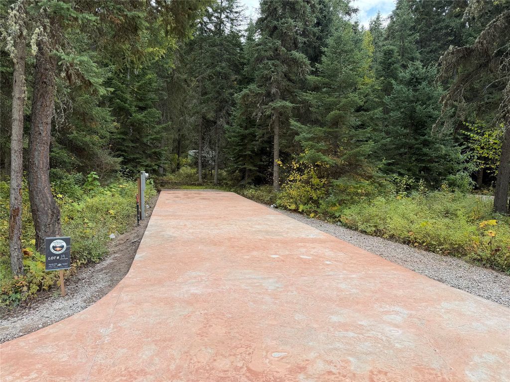 32679 Pine Meadow Drive, Bigfork, MT 59911 photo 2