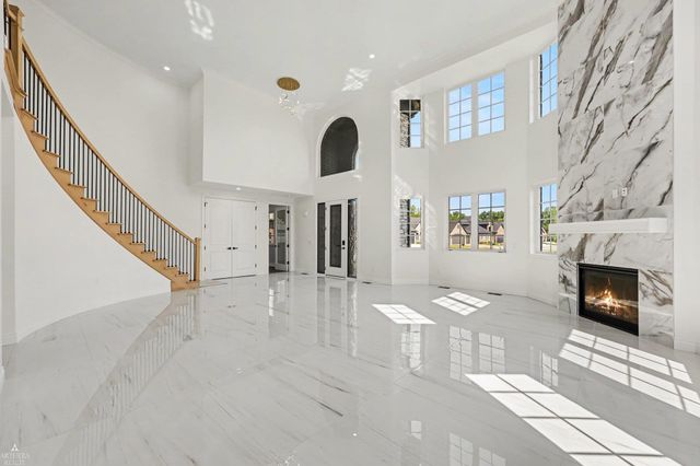 19246 Hamlin Lake Drive, Macomb Twp, MI 48044
