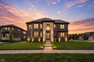 19246 Hamlin Lake Drive, Macomb Twp, MI 48044