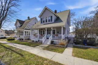 59 Woodmont St, West Springfield, MA 01089