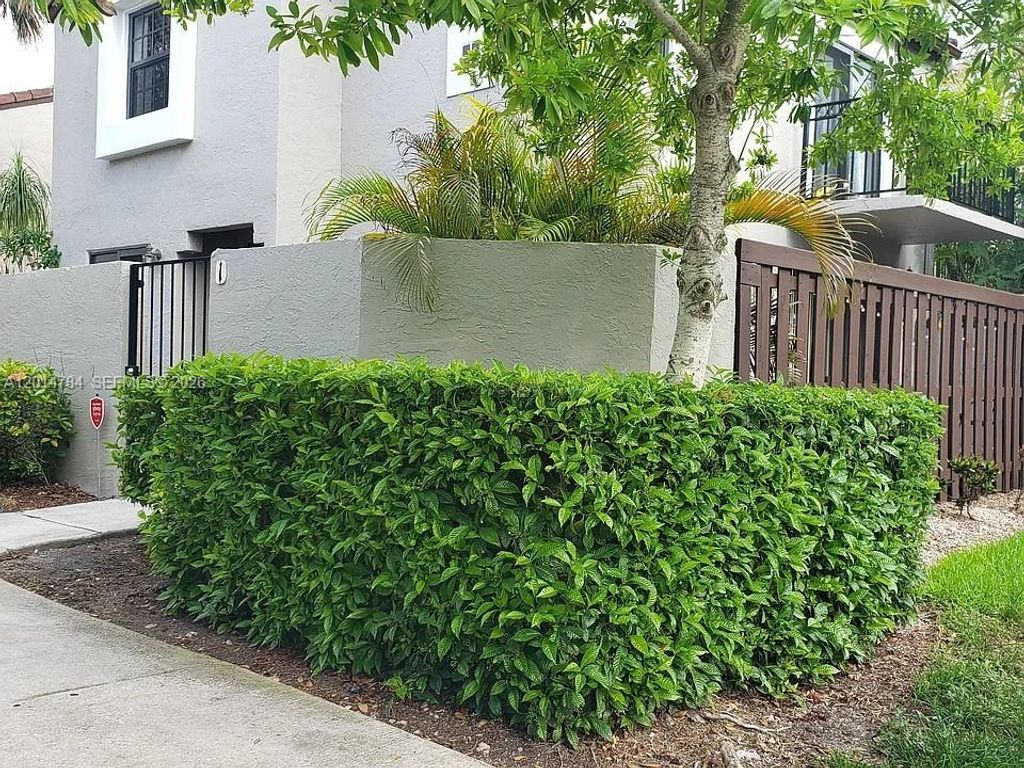 10425 SW 154th Ct 1, Miami, FL 33196