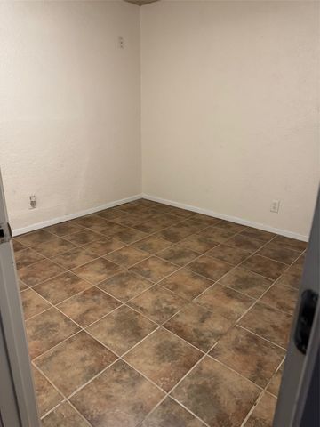907 Elizabeth Boulevard, Granbury, TX 76048