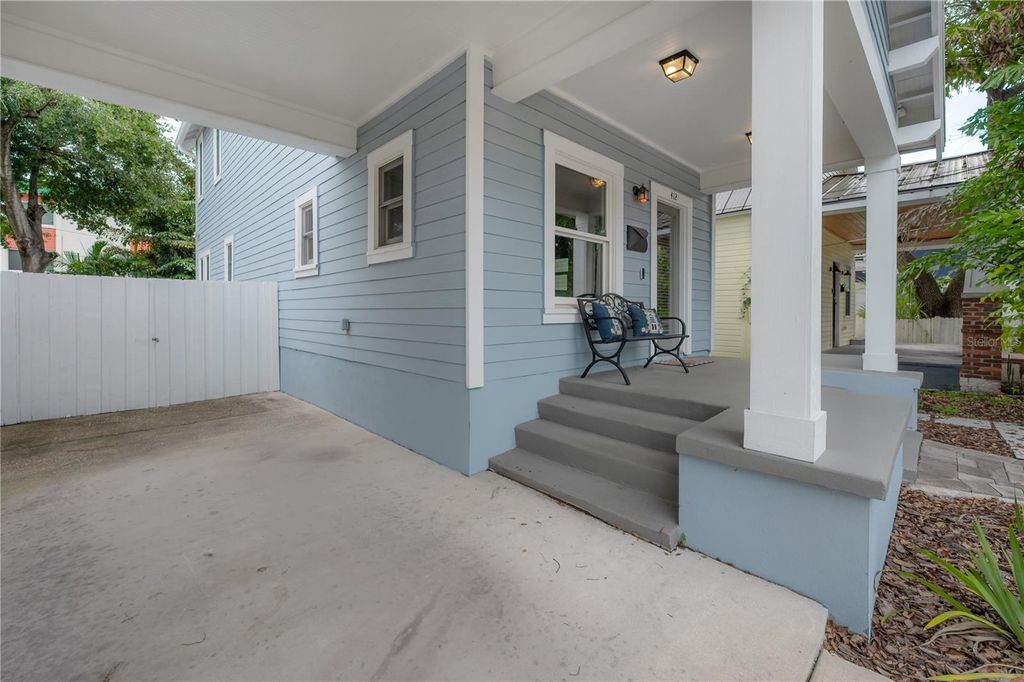 Image 2 of property listing at 412 E AMELIA AVENUE, Tampa, FL 33602