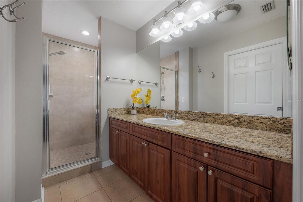 Image 13 of property listing at 412 E AMELIA AVENUE, Tampa, FL 33602