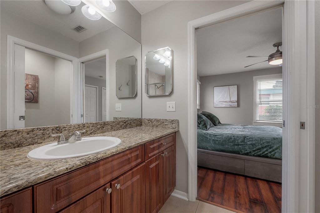 Image 14 of property listing at 412 E AMELIA AVENUE, Tampa, FL 33602