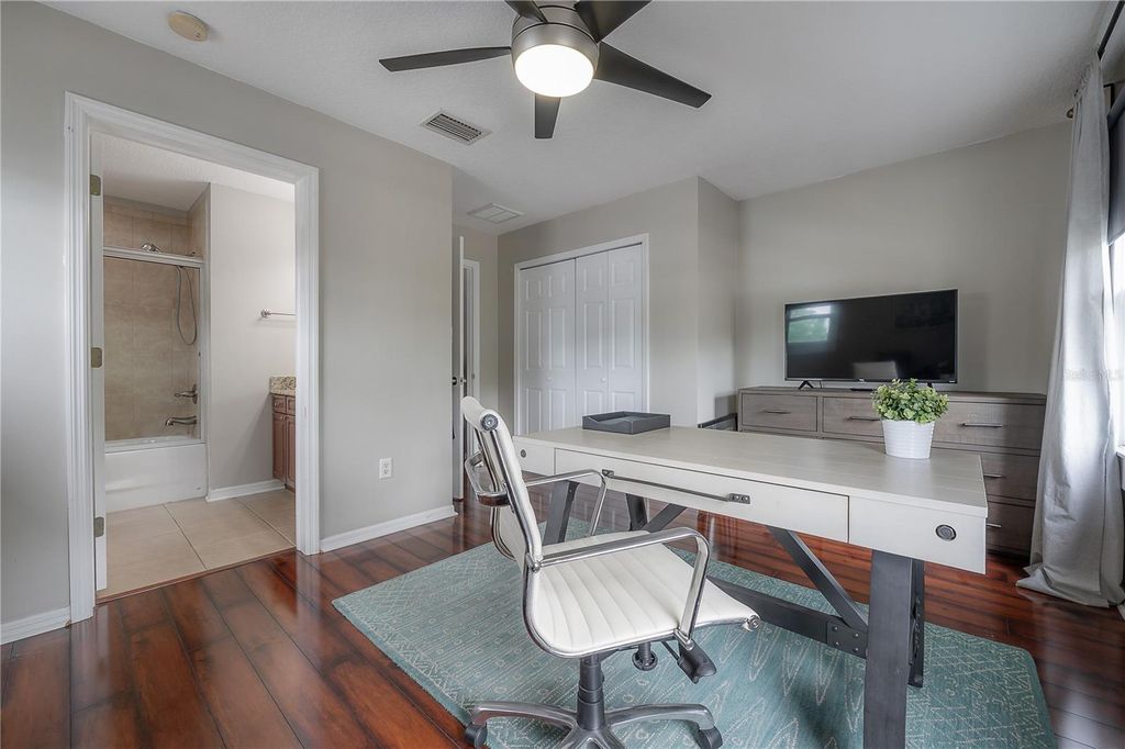Image 15 of property listing at 412 E AMELIA AVENUE, Tampa, FL 33602