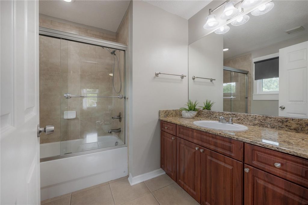 Image 17 of property listing at 412 E AMELIA AVENUE, Tampa, FL 33602