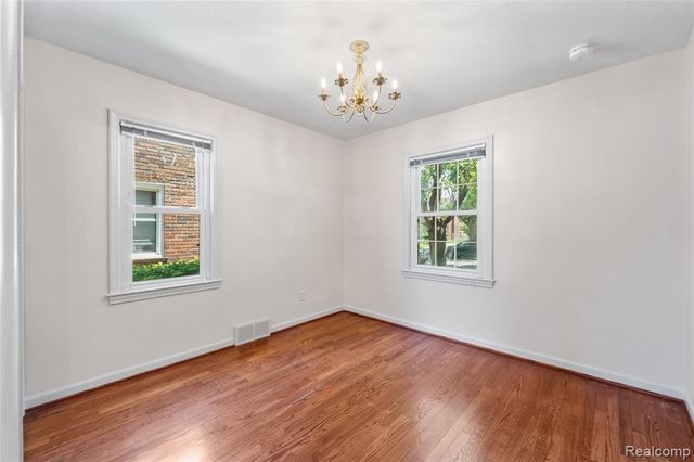 2604 Venice Street, Dearborn, MI 48124