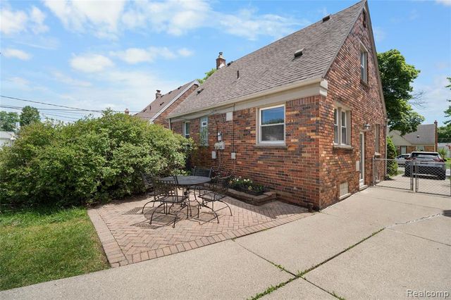 2604 Venice Street, Dearborn, MI 48124