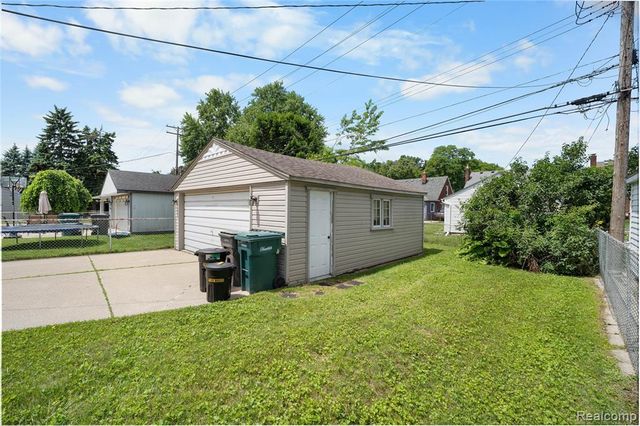2604 Venice Street, Dearborn, MI 48124