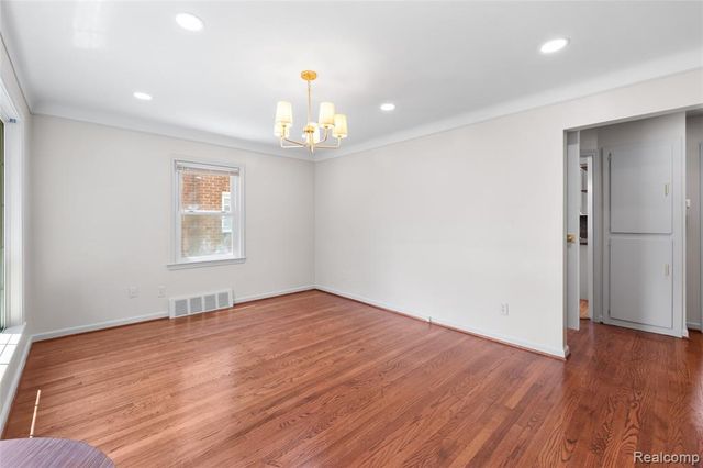 2604 Venice Street, Dearborn, MI 48124
