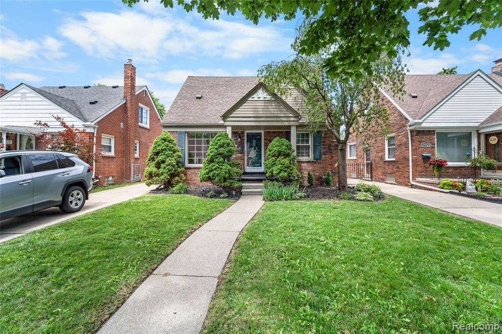 2604 Venice Street, Dearborn, MI 48124