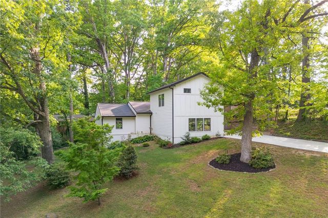1461 Lively Ridge Road NE, Atlanta, GA 30329