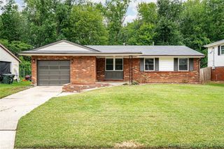 2907 N Walford Drive, Jeffersonville, IN 47130