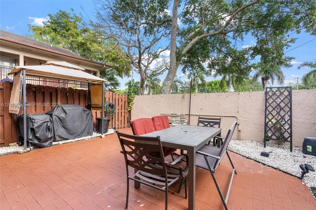 11201 SW 88th St 103A, Miami, FL 33176