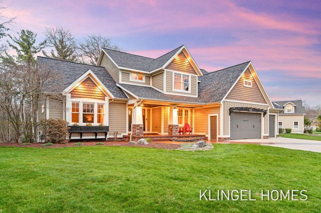18918 Whispering Pines Way, Spring Lake, MI 49456