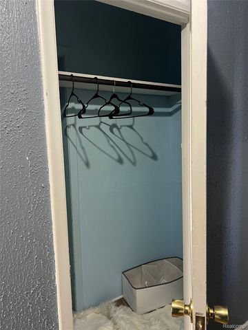 5020 Fredro Street, Detroit, MI 48212