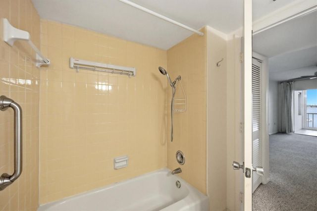 555 S GULFSTREAM AVENUE 902, Sarasota, FL 34236