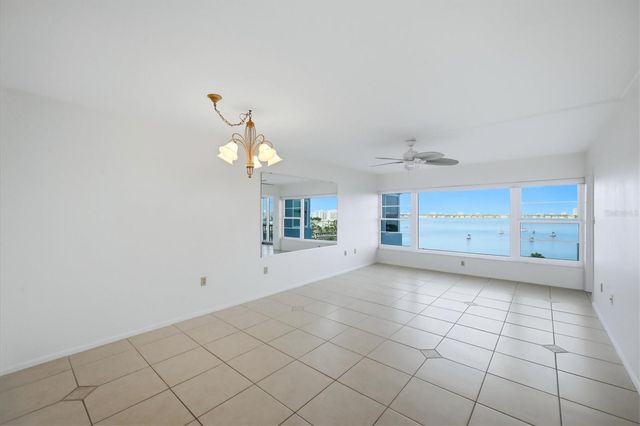 555 S GULFSTREAM AVENUE 902, Sarasota, FL 34236