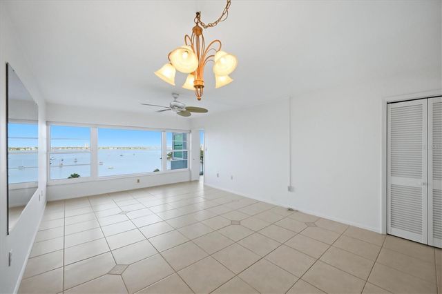 555 S GULFSTREAM AVENUE 902, Sarasota, FL 34236