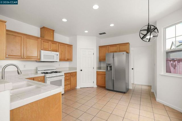648 Rockspray Cir, Pittsburg, CA 94565