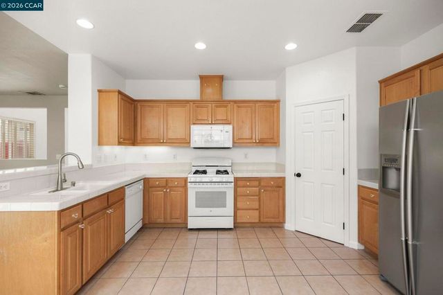 648 Rockspray Cir, Pittsburg, CA 94565