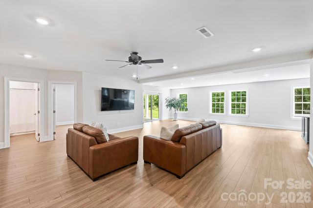 10542 Sweethaven Lane, Harrisburg, NC 28075