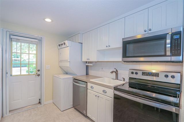 330 5TH AVENUE N, Safety Harbor, FL 34695